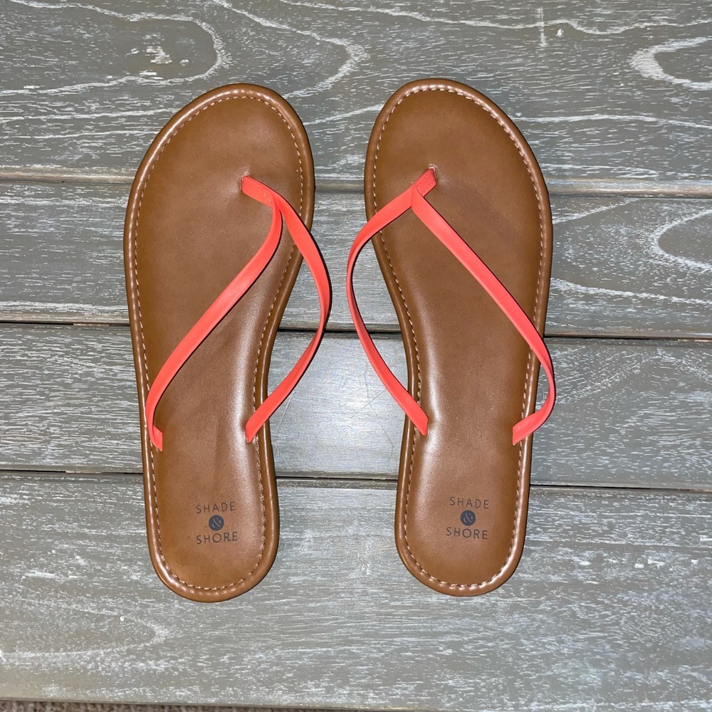 Women’s flip flops